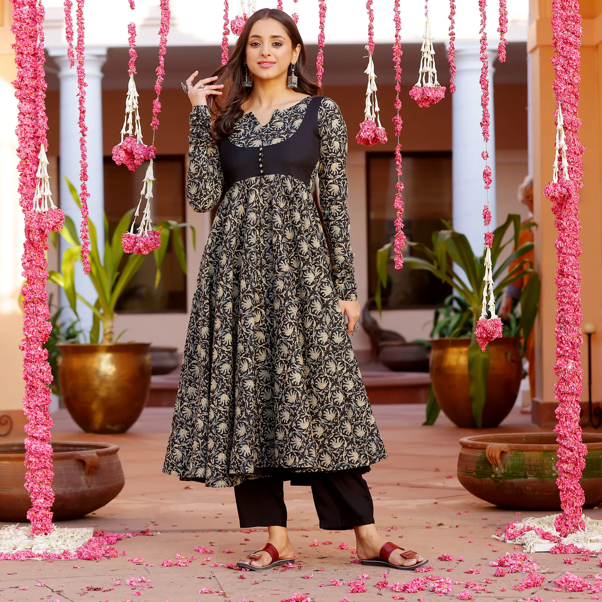 Kavani black kameez - Image 3