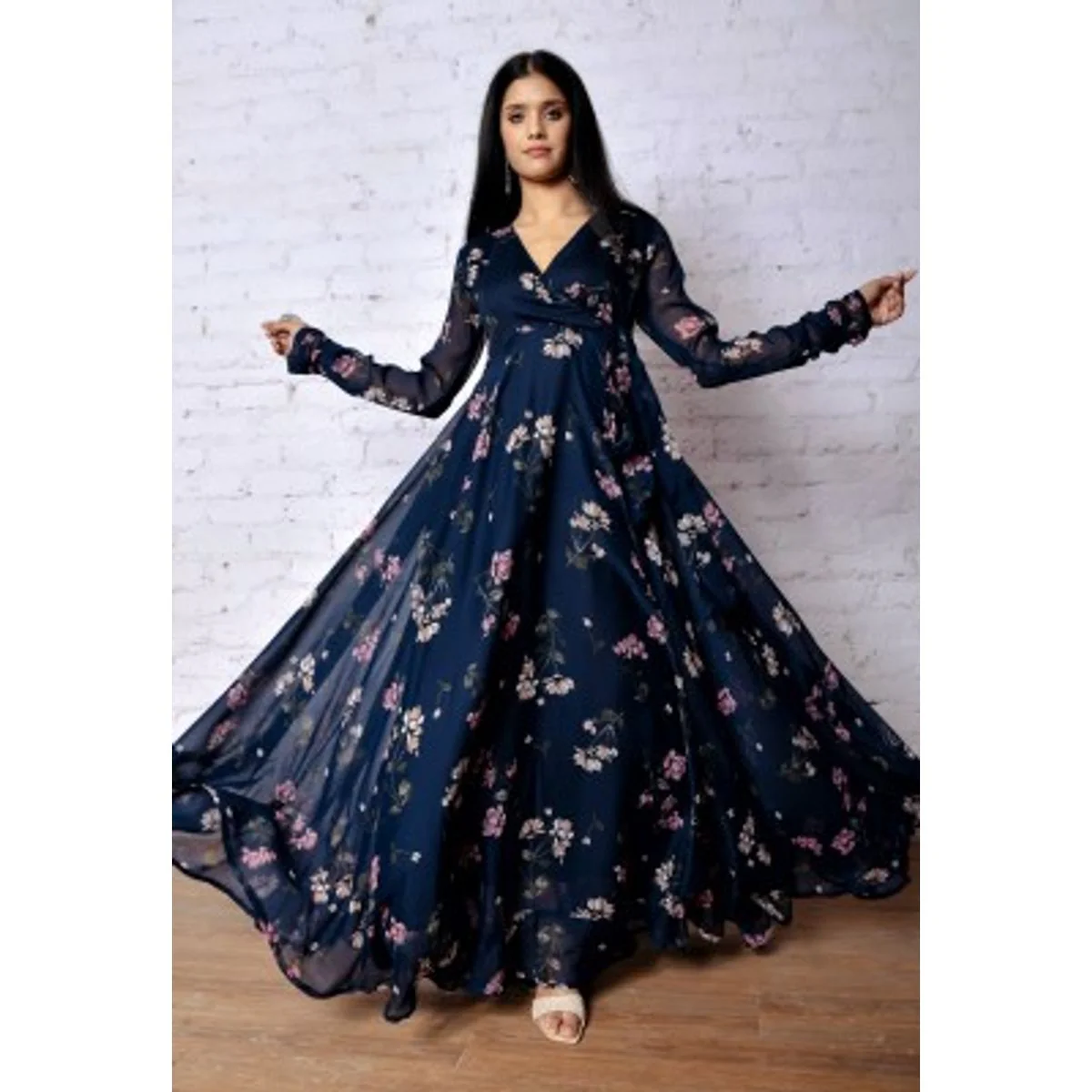 Naveera angrakha