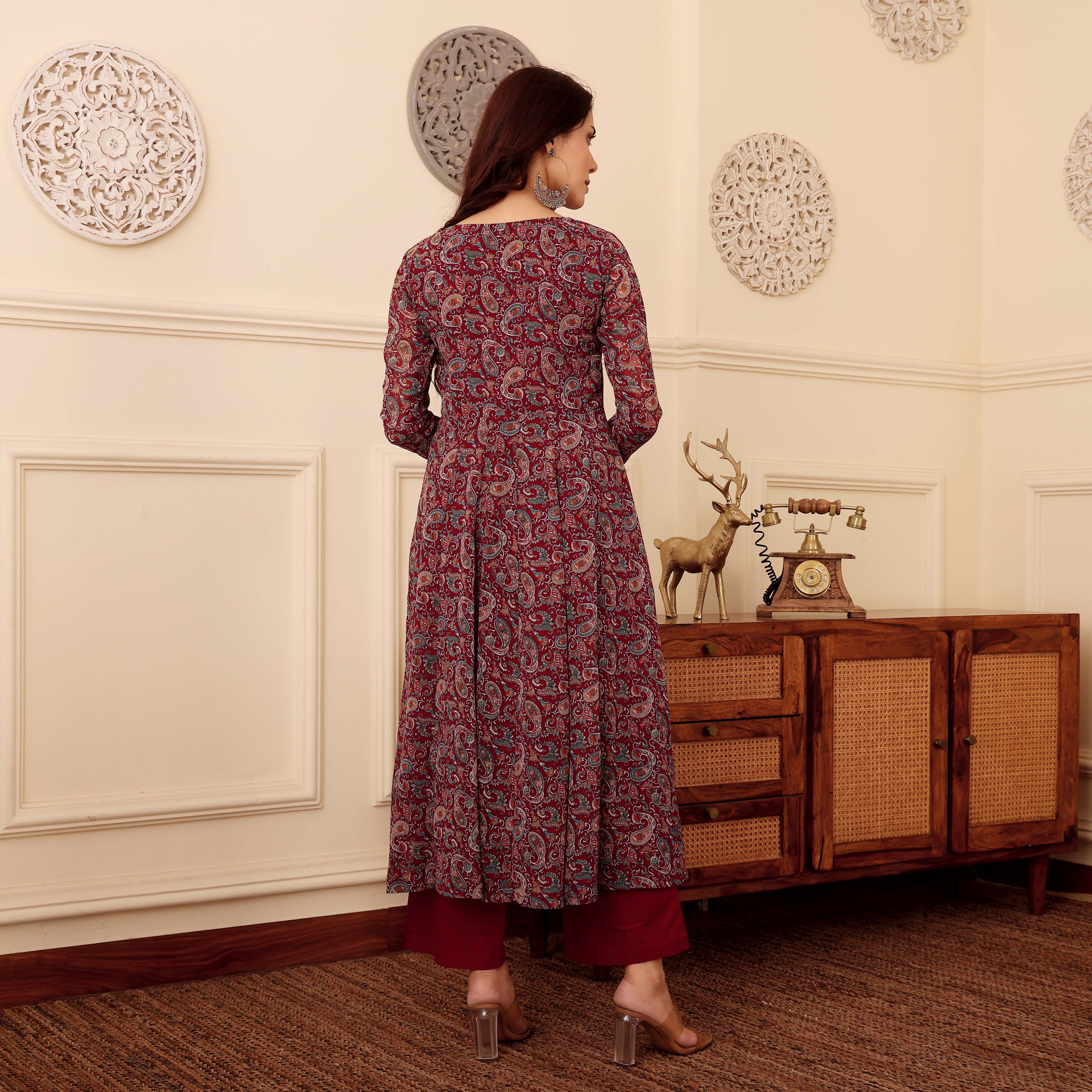 Shiuli Gher Gerogette Kurta - Image 5
